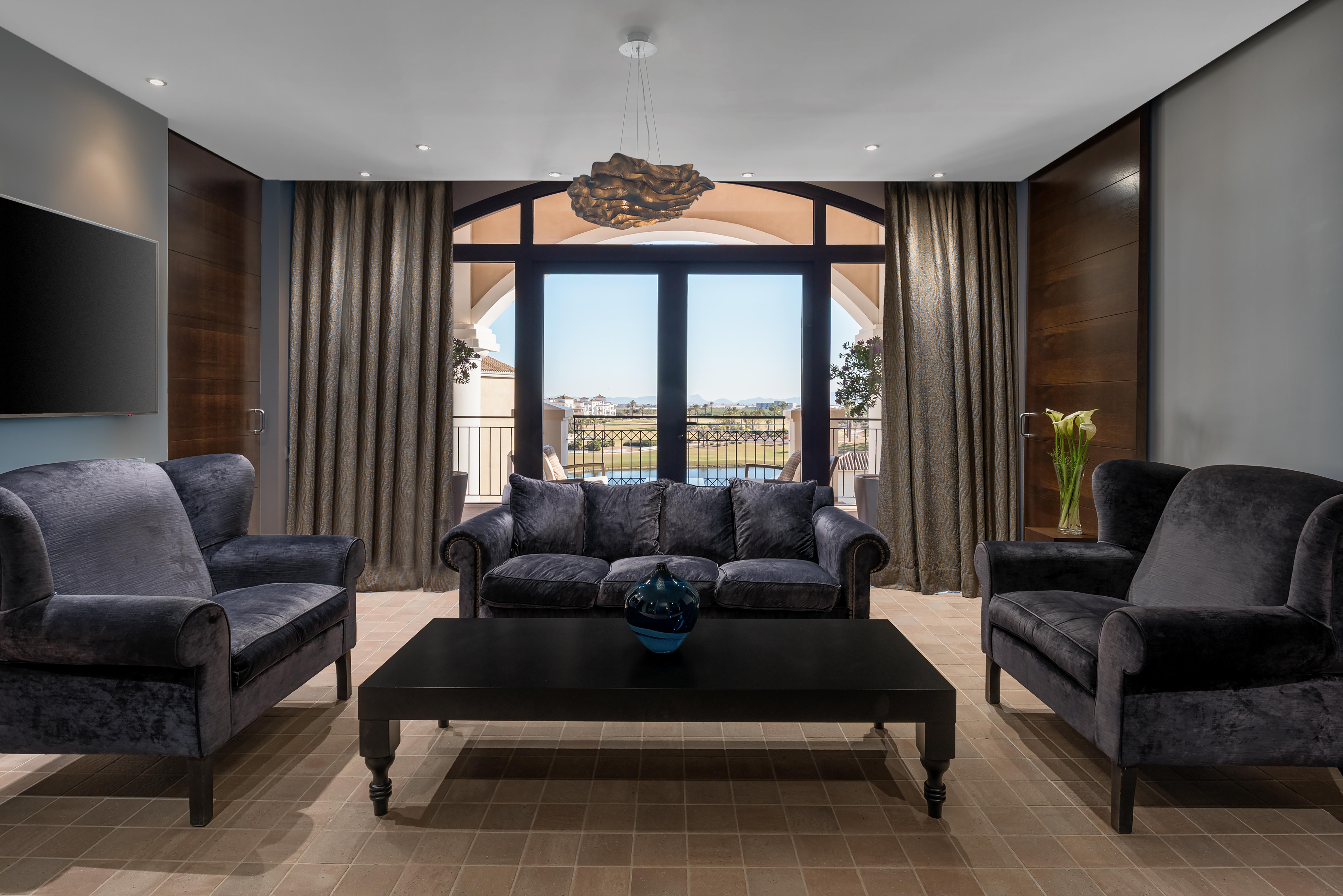 Doubletree By Hilton La Torre Golf Resort Roldan Ngoại thất bức ảnh The interior of the hotel