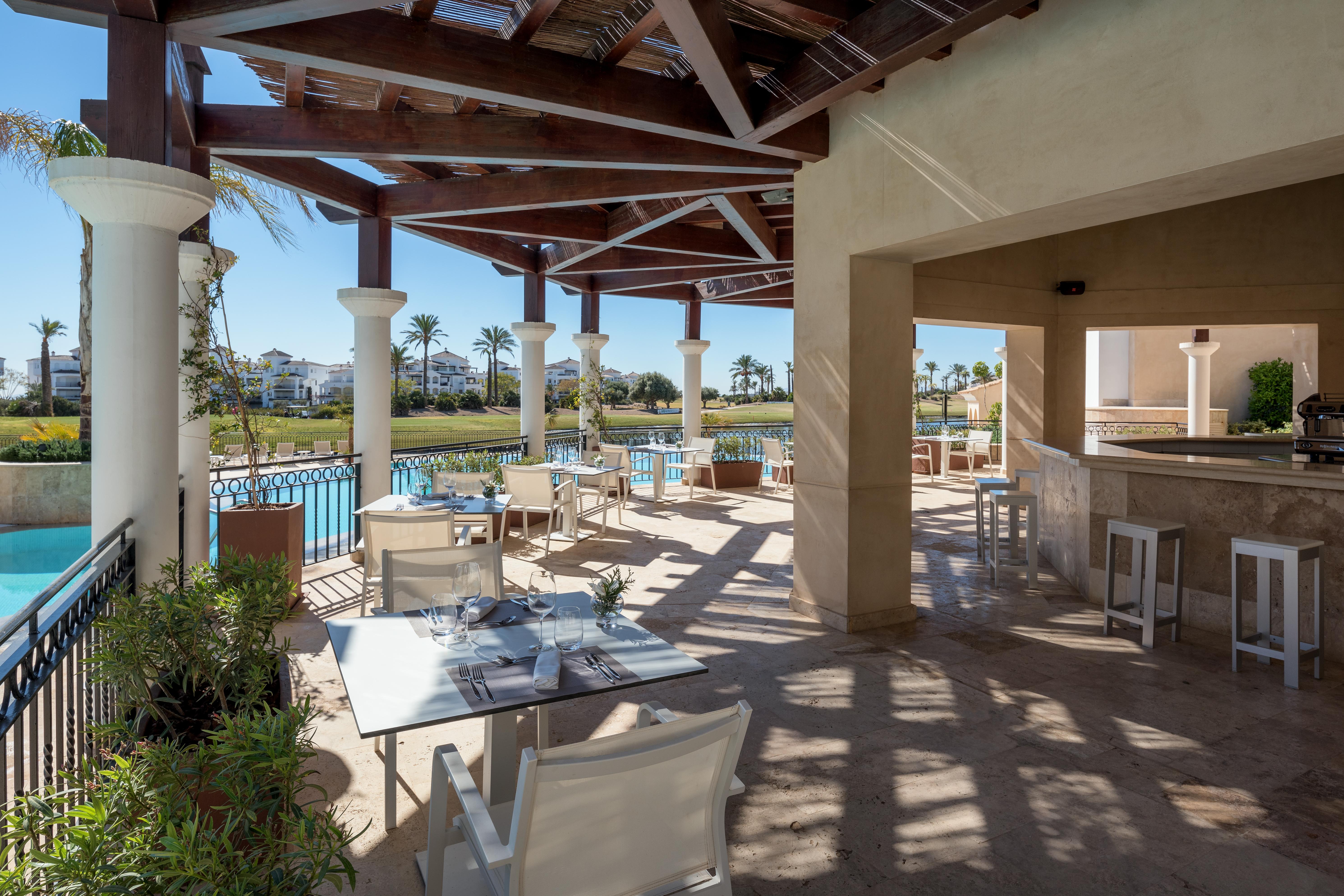 Doubletree By Hilton La Torre Golf Resort Roldan Ngoại thất bức ảnh The Clubhouse at The Lakes