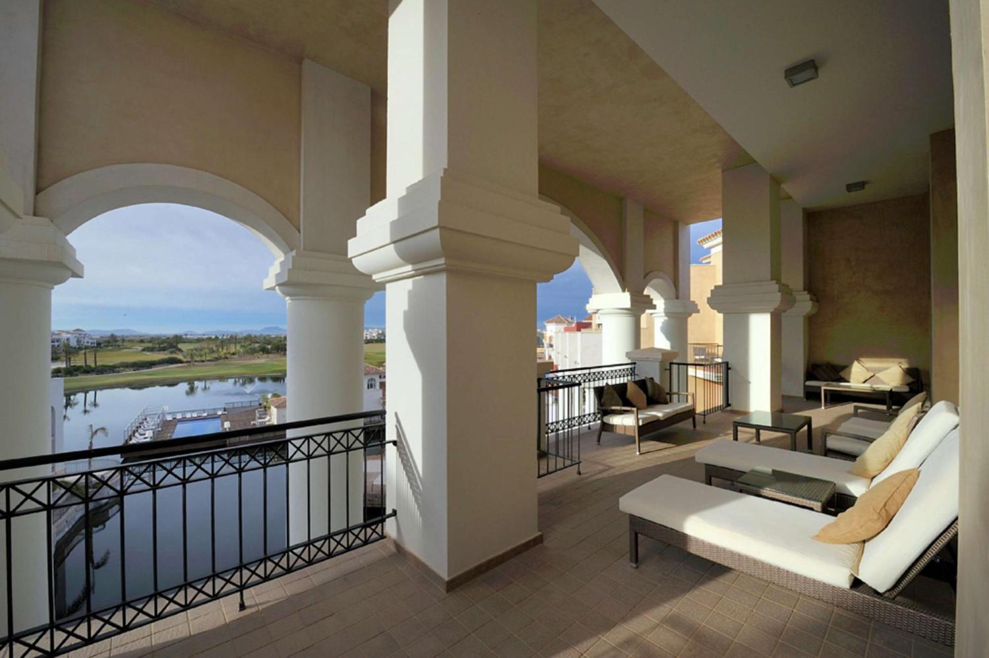 Doubletree By Hilton La Torre Golf Resort Roldan Ngoại thất bức ảnh The Royal Mirage