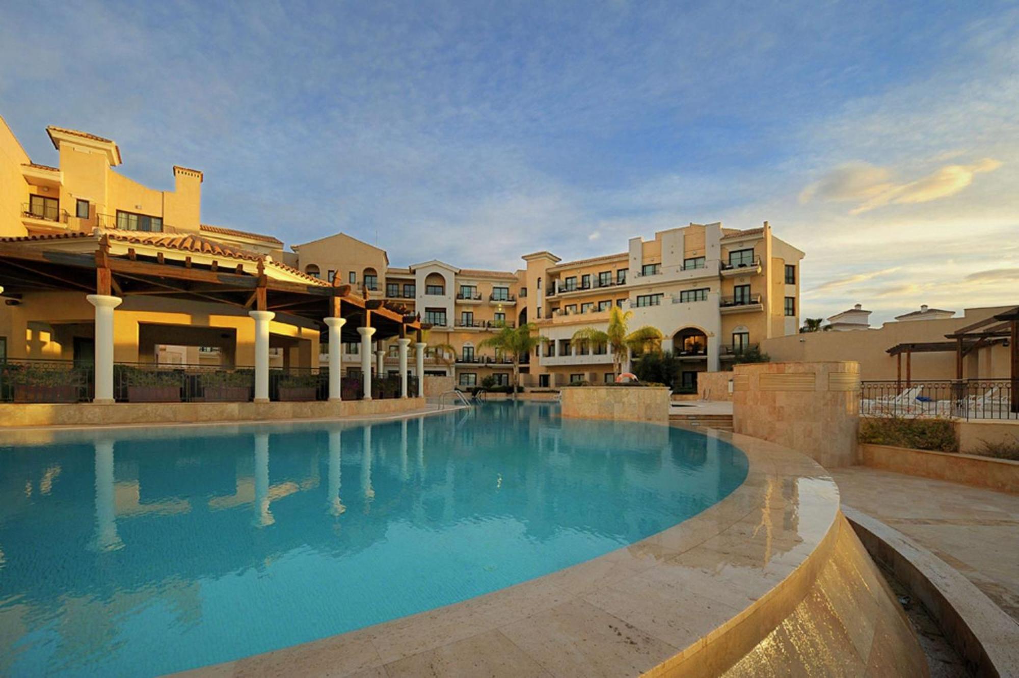Doubletree By Hilton La Torre Golf Resort Roldan Ngoại thất bức ảnh The Westin La Paloma Resort & Spa