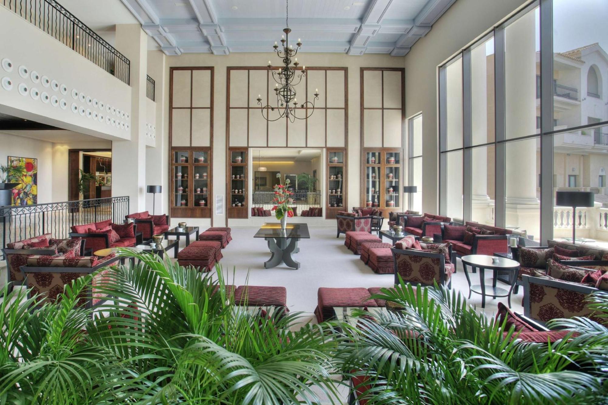 Doubletree By Hilton La Torre Golf Resort Roldan Ngoại thất bức ảnh The lobby of the hotel