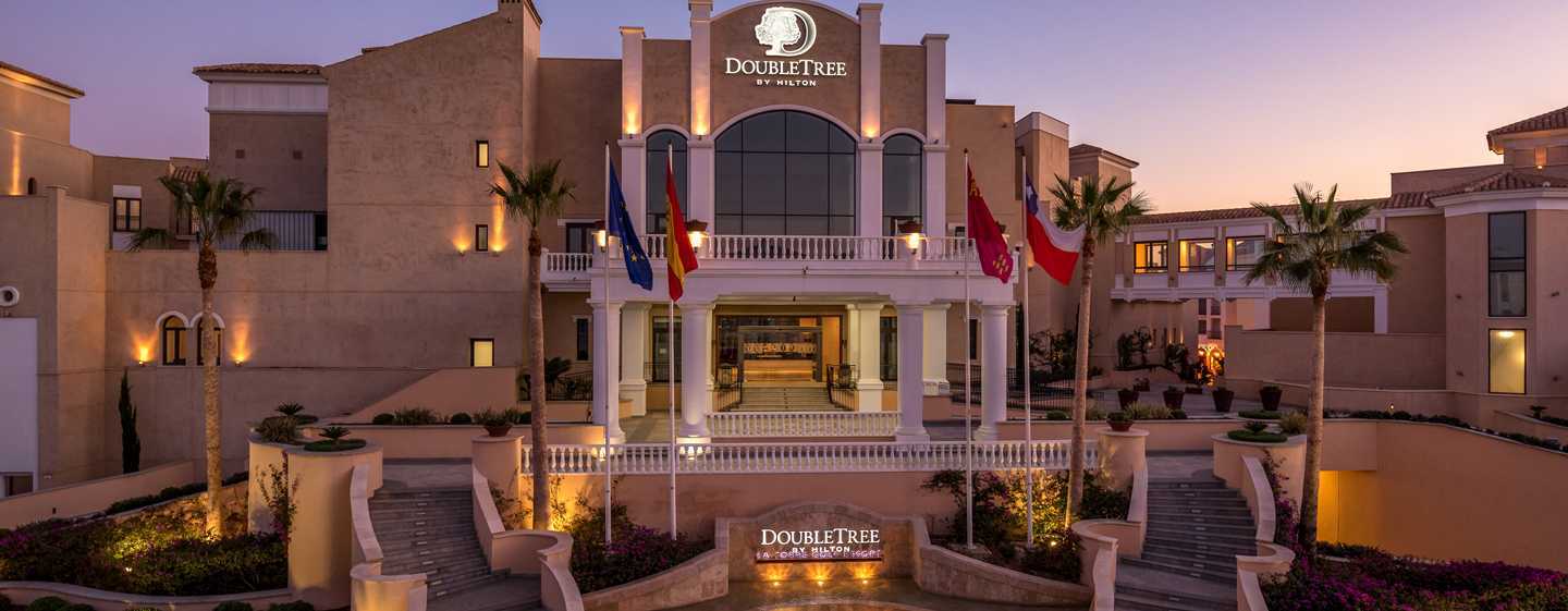 Doubletree By Hilton La Torre Golf Resort Roldan Ngoại thất bức ảnh DoubleTree by Hilton Hotel & Resort, Alexandria