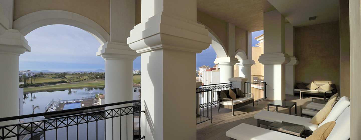 Doubletree By Hilton La Torre Golf Resort Roldan Ngoại thất bức ảnh Balcony of a suite at the Ritz-Carlton, Naples