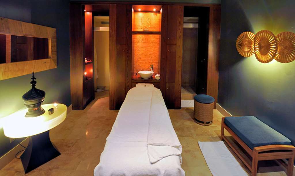 Doubletree By Hilton La Torre Golf Resort Roldan Tiện nghi bức ảnh A treatment room at a spa